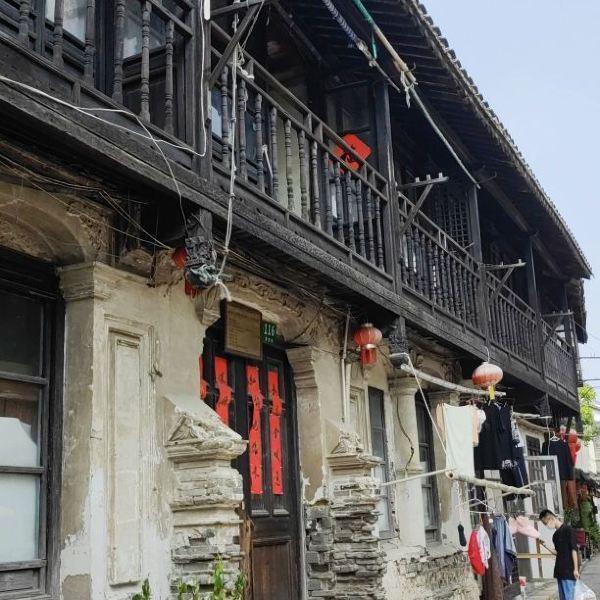 当你跟别人在一起你的好朋友一直问到底你在干嘛该怎么办？游戏画面